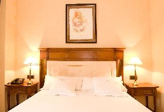 Hispanos 7 Suiza Apartament-Restaurant2