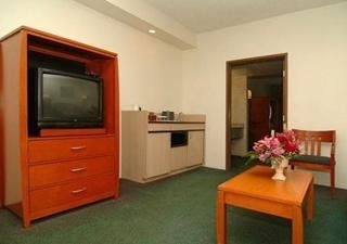 Clarion Suites Yuma3