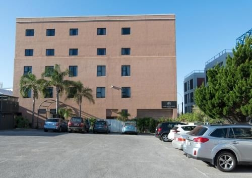 Adelaide Riviera Hotel1