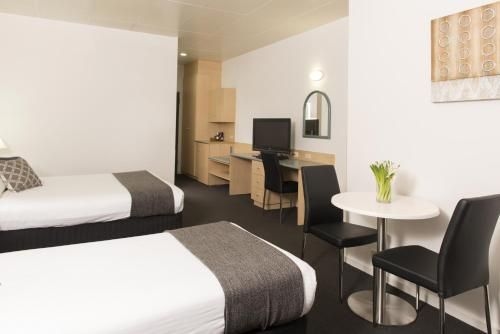 Adelaide Riviera Hotel4