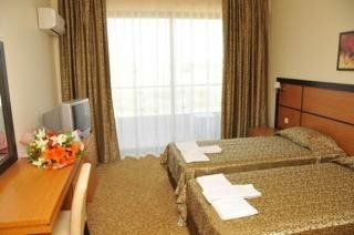 Ceres Hotel2