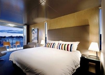 Clarion Soho4