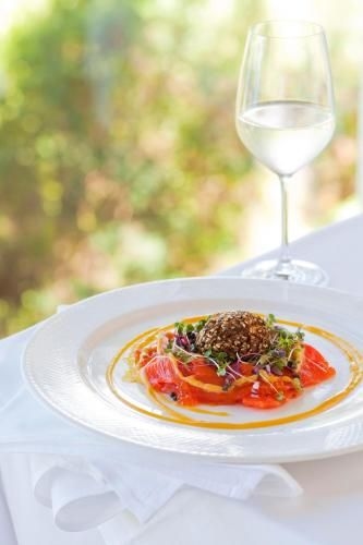 Chris's Beacon Point Restaurant & Villas (Chris's Beacon Point)1