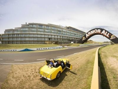 ริดจ์ เม้าท์ พาโนรามา บาเธิร์สท์ (Rydges Mount Panorama Bathurst)0