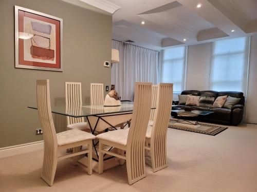 มาคาร์เทอร์แชมเบอร์อพาร์ทเม้น (Macarthur Chambers Apartments)1