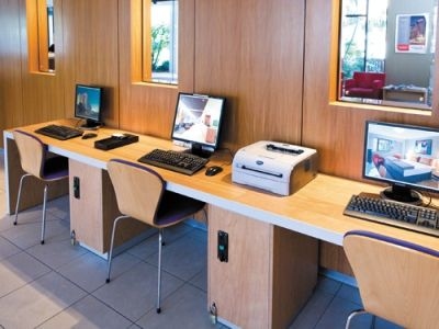 Travelodge Garden City Brisbane3