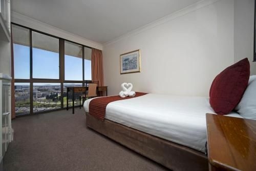BreakFree Capital Tower Canberra2