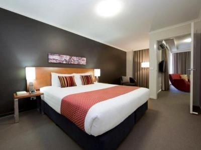 Clifton Suites On Northbourne4