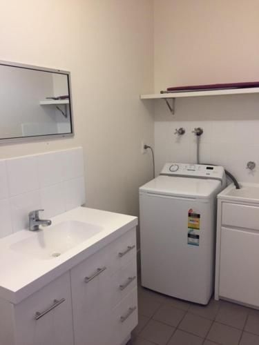 Carnarvon Central Apartments4