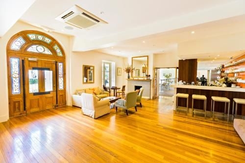 Seahorse Inn4