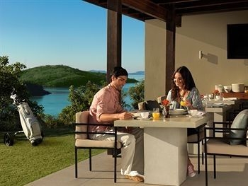 Hamilton Island Beach Club3