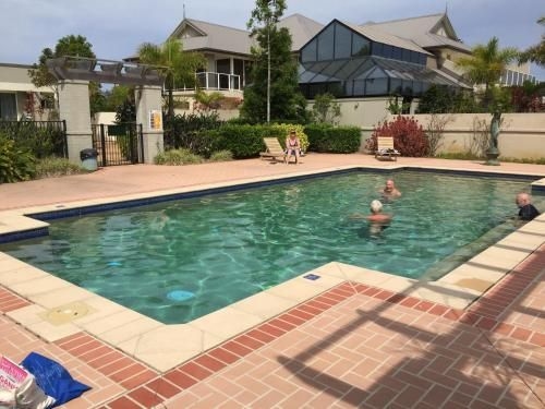 Harrington River Lodge1