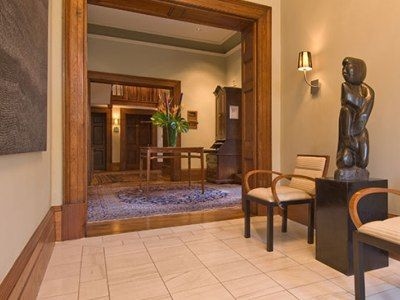 Islington Hotel1