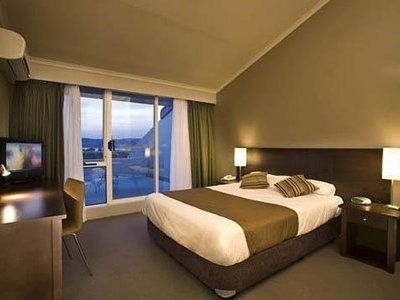 Horizons Lake Jindabyne1