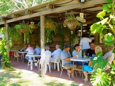 Litchfield Cafe And Latitude 13082
