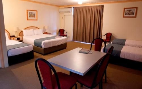 Longreach Motor Inn2