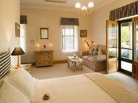 Abbotsford Country House1