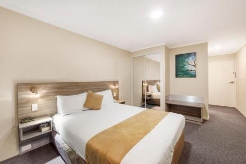 Ciloms Airport Lodge3