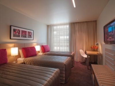 Travelodge Docklands Melbourne3
