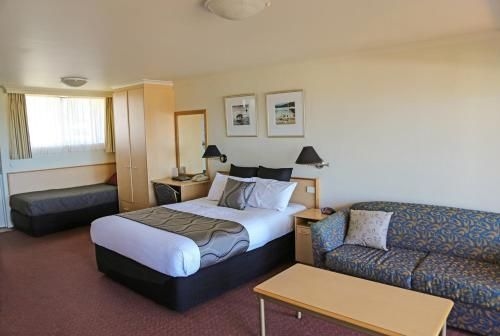 Amooran Oceanside Apartments and Motel4