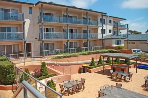 Amooran Oceanside Apartments and Motel2