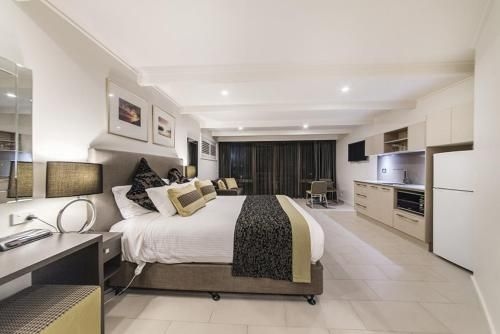 Amooran Oceanside Apartments and Motel3