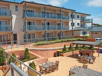 Amooran Oceanside Apartments and Motel0