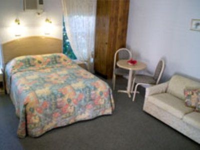Pleasant Way Motel4