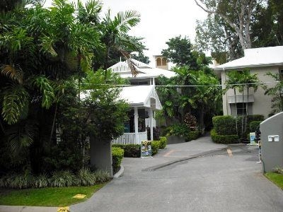 Palm Cove Tropic Apartments1