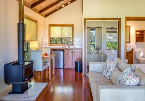 Lake Weyba Cottages4
