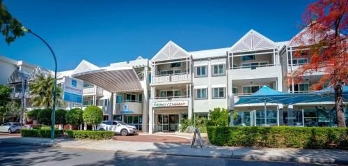 Broadwater Resort Como1