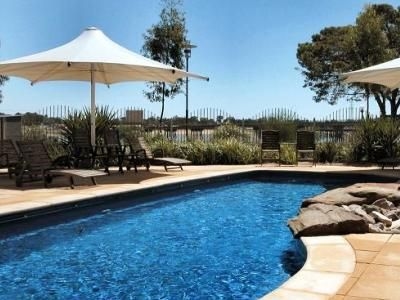 มาเจสติก โอเอซิส อพาร์ตเมนต์ (Majestic Oasis Apartments)0