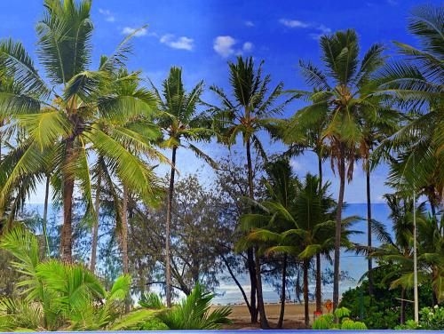 By The Sea Port Douglas Apartments2