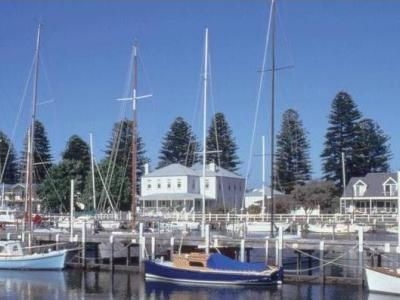 Oscars Waterfront Boutique1