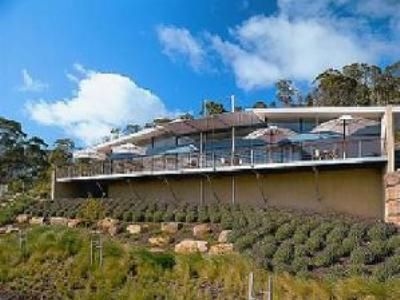 Rosevears Vineyard Retreat2