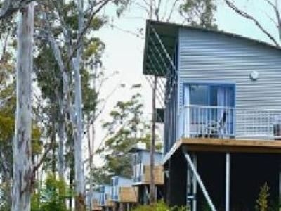 Rosevears Vineyard Retreat0