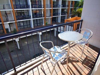 Club Surfers Apartments4
