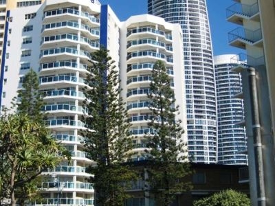 โกรสเวเนอร์ บีชฟรอนท์ อพาร์ทเมนท์ส (Grosvenor Beachfront Apartments)0