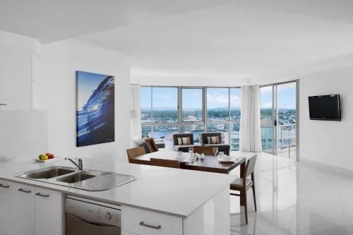 Mantra Sun City Surfers Paradise2