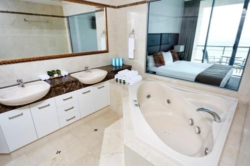 Mantra Sun City Surfers Paradise4