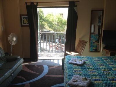 Boardrider Backpackers And Budget Motel4