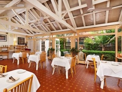 McLaren Hotel2