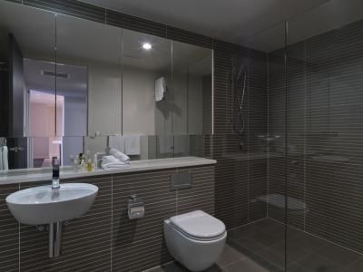 Meriton Serviced Apartments World Tower4