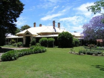 Vacy Hall0