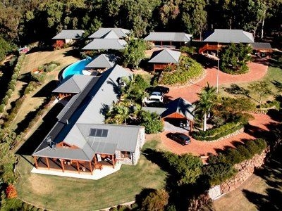 Raffles Lodge0