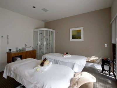 Raffles Lodge2