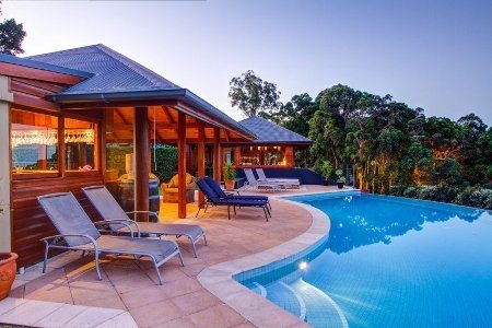 Raffles Lodge1