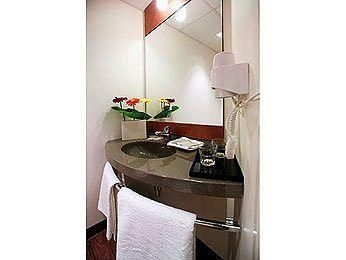 Ibis Wollongong2