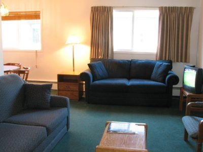 Rundle Manor1