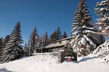 Tunnel Mountain Resort1